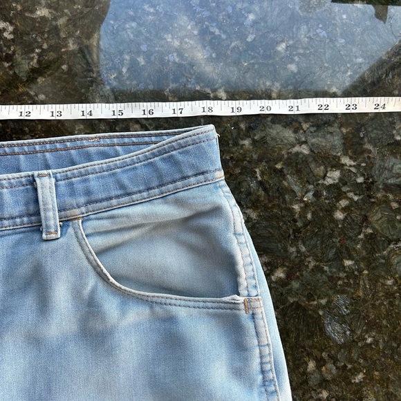 Vintage Wrangler cut off jeans. Light wash. 38 waist. 80’s cowboy. American - Picture 9 of 12